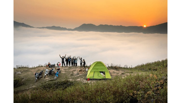 Ngủ lều giữa biển mây Tà Xùa